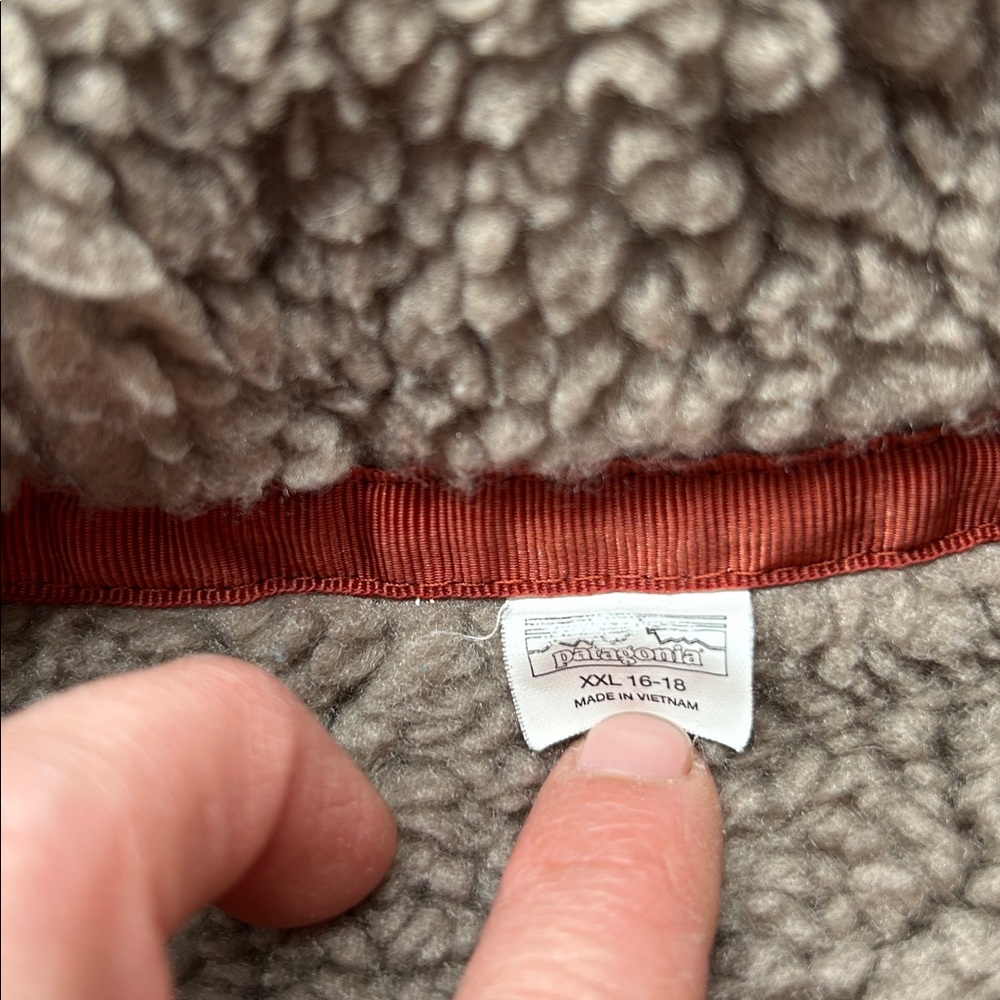 Patagonia - Boys Reversible Ready Freddy Hoody Jacket- XXL (16-18) Orange - Picture 2 of 13